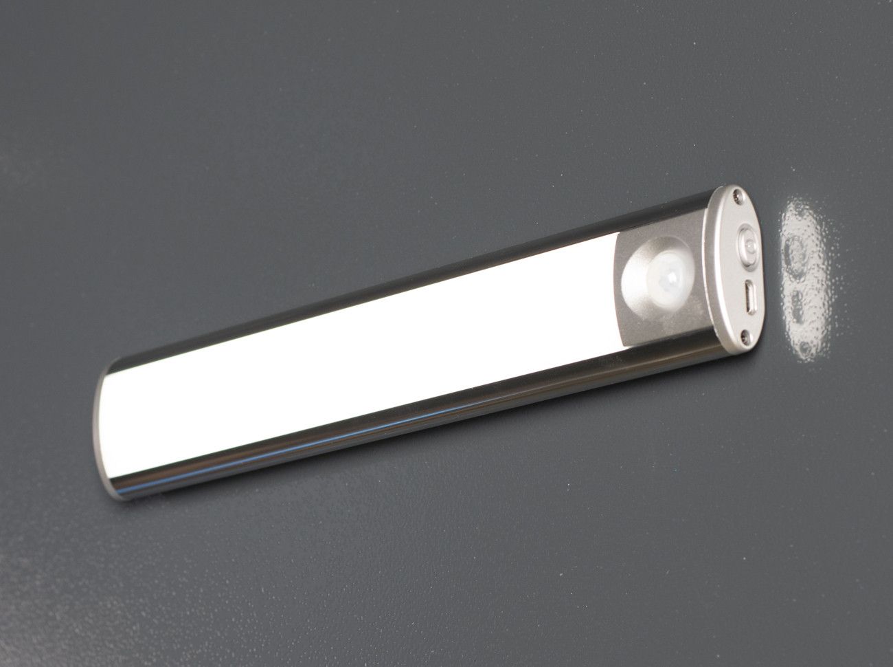 LED Sensor - Rechargeable Light (Medium)
